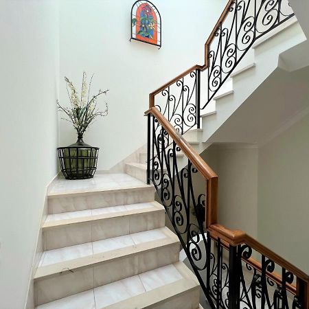 Lagos Typical House By Homing Bagian luar foto