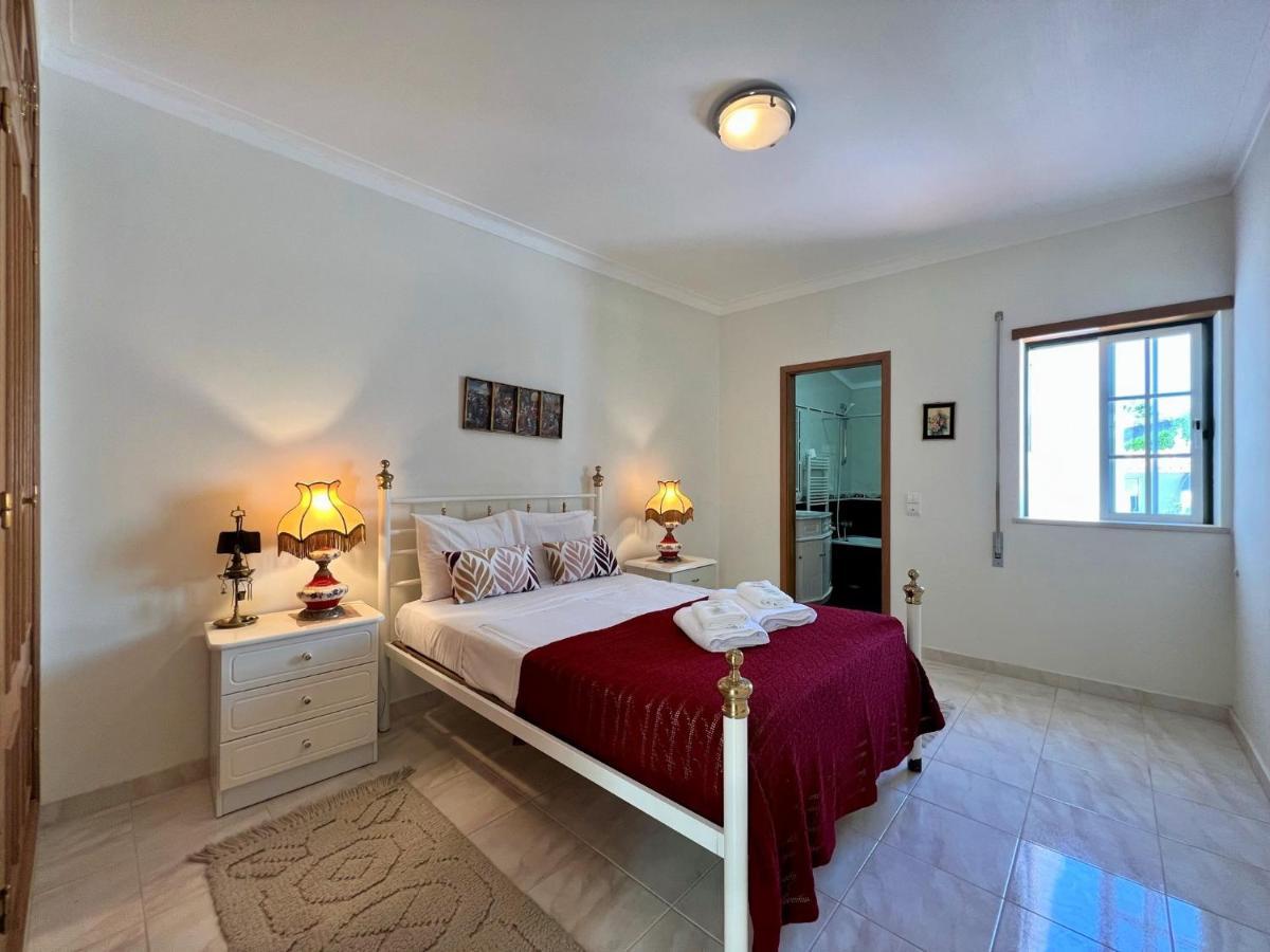 Lagos Typical House By Homing Bagian luar foto