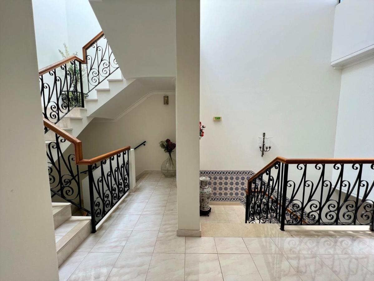 Lagos Typical House By Homing Bagian luar foto