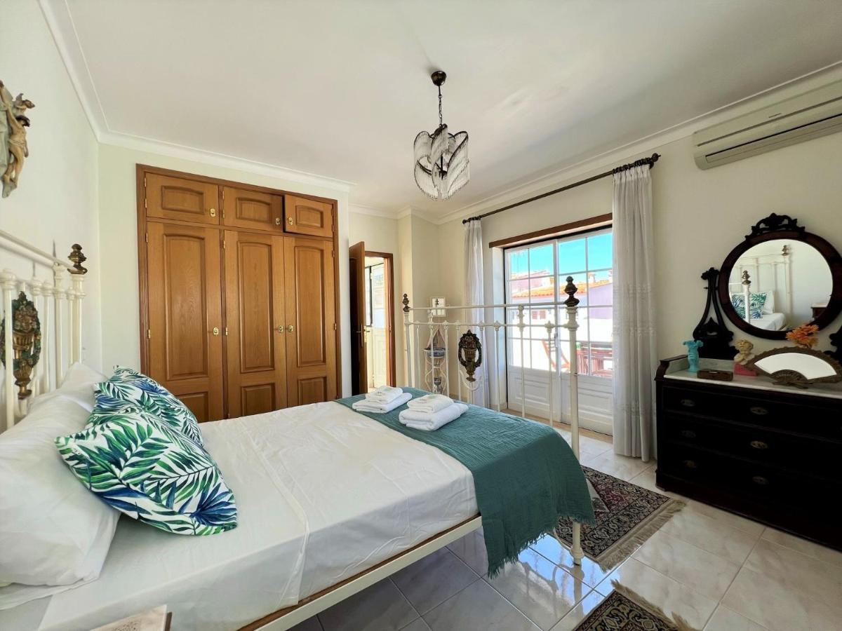 Lagos Typical House By Homing Bagian luar foto