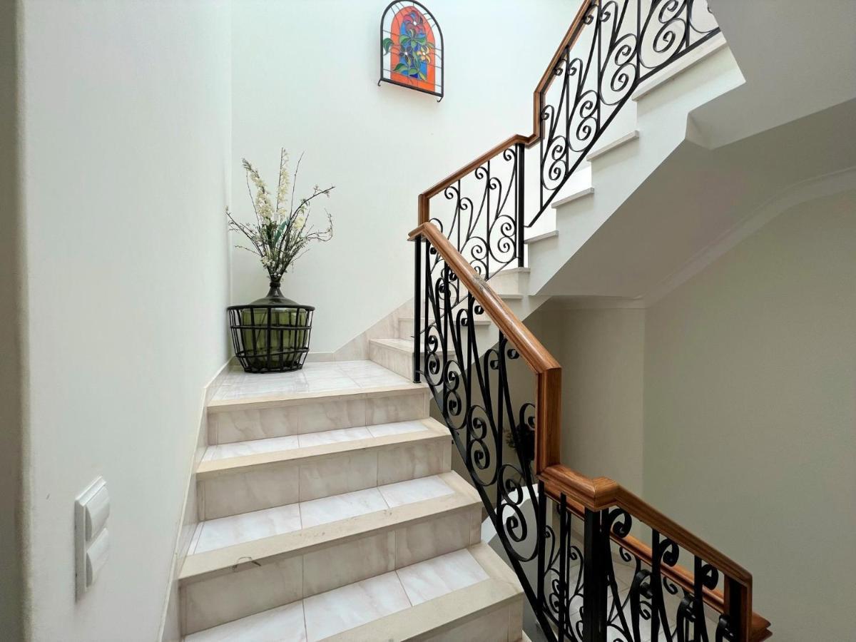 Lagos Typical House By Homing Bagian luar foto